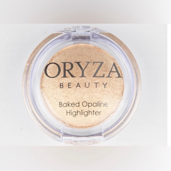 Oryza Beauty Other - 3/$15 🌸 ORYZA Beauty Baked Opaline Highlighter - Radiant Gold